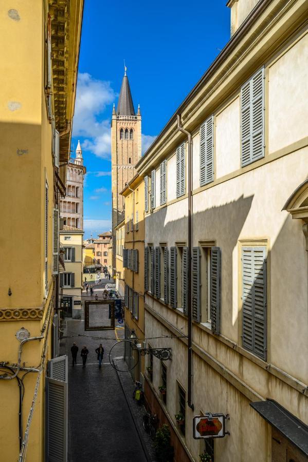 Appartement Le Finestre Sul Borgo 2 à Parme Extérieur photo