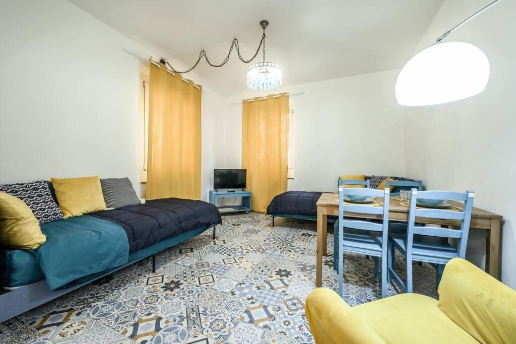 Appartement Le Finestre Sul Borgo 2 à Parme Extérieur photo